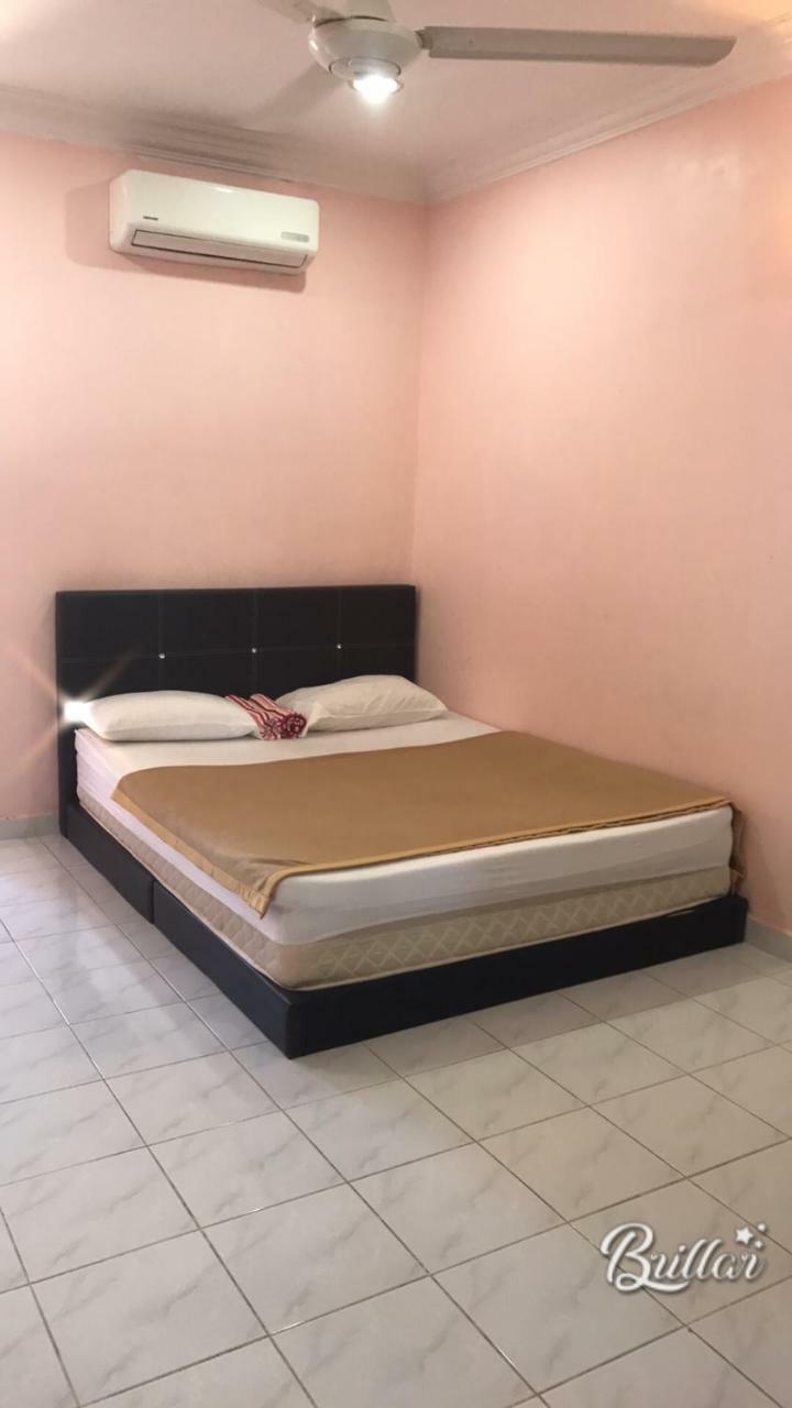 Mikraj Hotel Kuala Besut Buitenkant foto