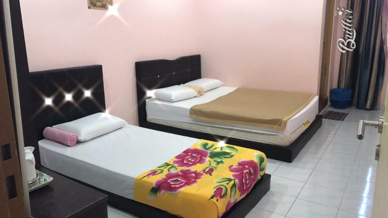 Mikraj Hotel Kuala Besut Buitenkant foto